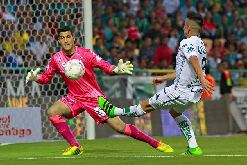 IMAGO7 Villaseñor durante un partido de Liga MX