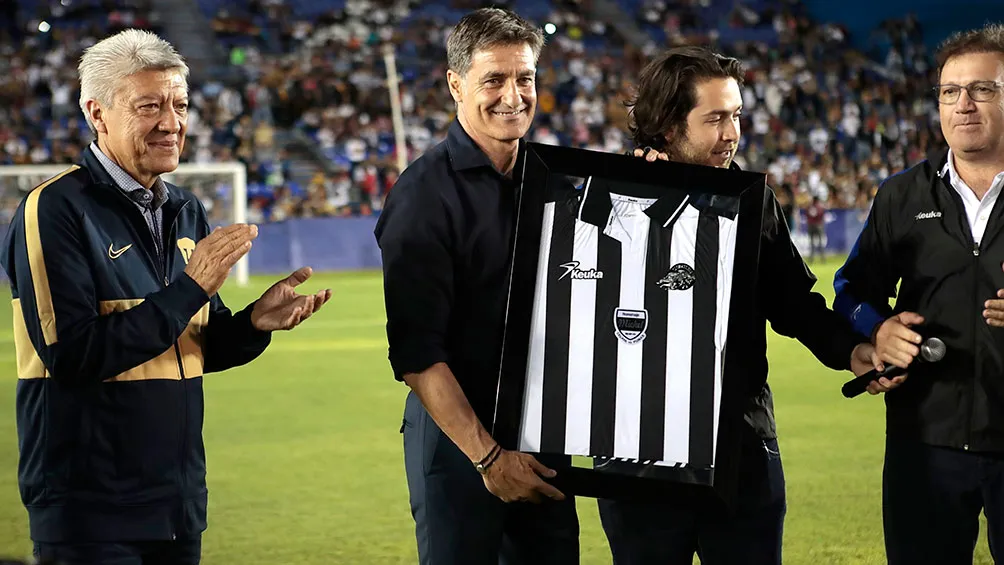 DANIEL GÁMEZ Ramírez estuvo presente en el homenaje a Míchel en Celaya