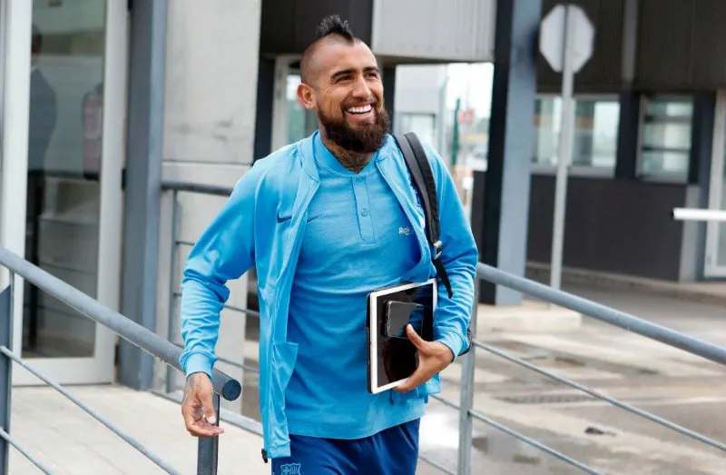 Vidal, antes de viajar con el Barcelona