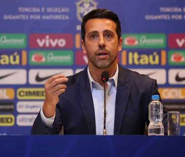 INSTAGRAM @EDUGASPAR Edu habla en conferencia de prensa con Brasil