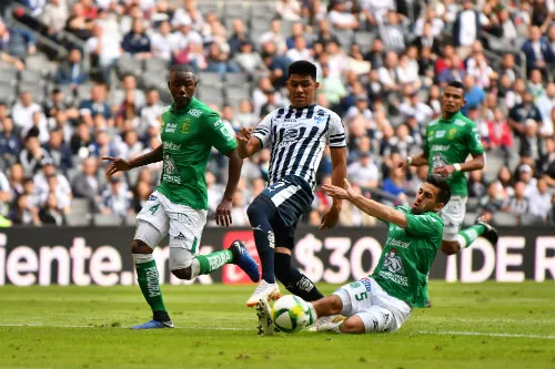 Acción durante el encuentro entre Rayados y León