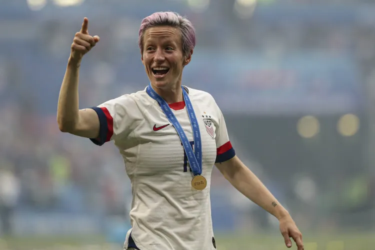 EFE Rapinoe festeja título de Estados Unidos