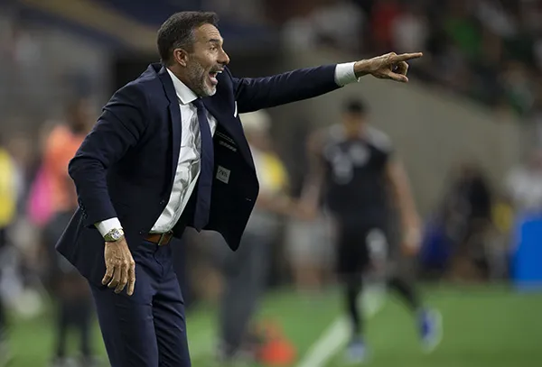 Gustavo Matosas da indicaciones en juego de Copa Oro