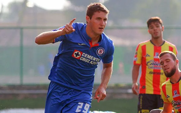 Santiago Giménez, una de las apuestas juveniles de Cruz Azul