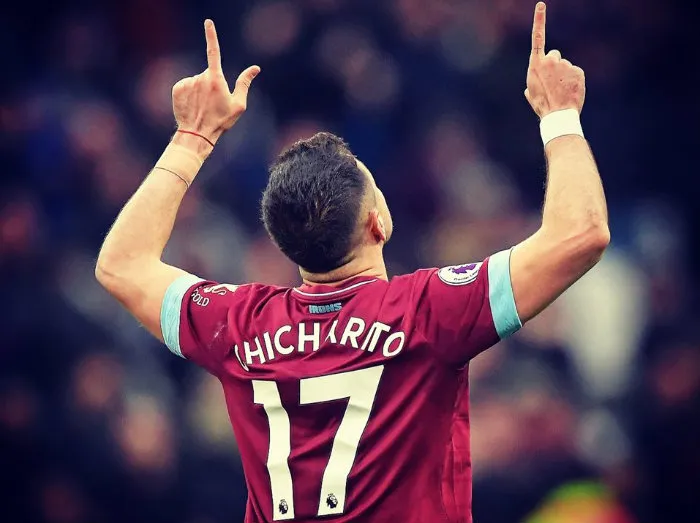 FACEBOOK WEST HAM UNITED Chicharito festeja gol con los Hammers