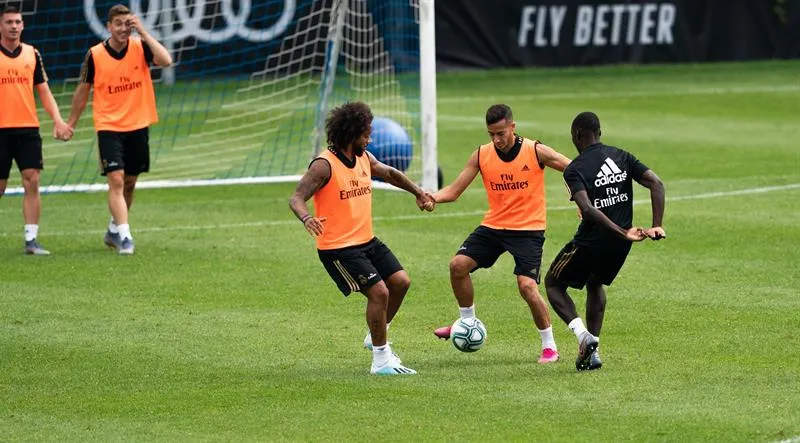 EFE Marcelo, Lucas Vázquez y Mendy en una práctica con el Madrid