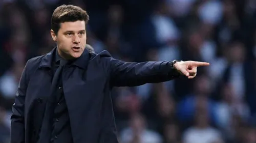 EFE Mauricio Pochettino dirige a sus pupilos en un partido