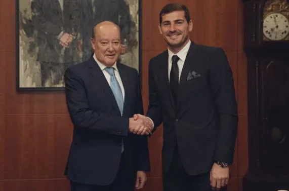 TWITTER @IkerCasillas Iker Casillas con el presidente del Porto