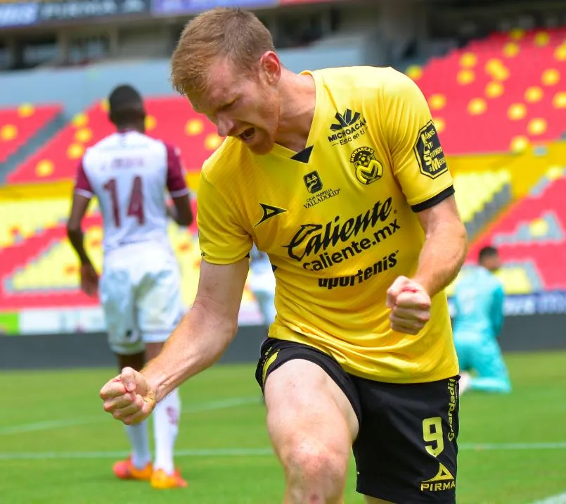 Fernando Aristeguieta festeja una anotación