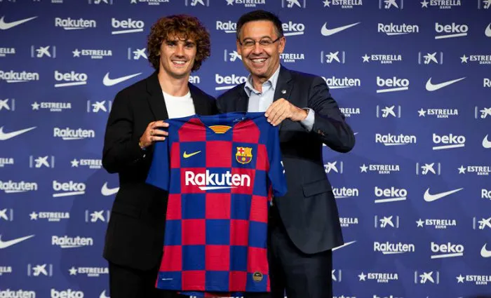 Griezmann posa con los colores del Barcelona