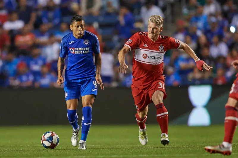 Cata y Schweinsteiger, en el juego entre Chicago y Cruz Azul