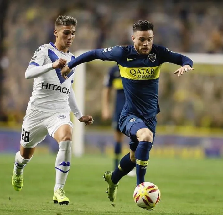 Nahitan Nández, en un juego con Boca Juniors