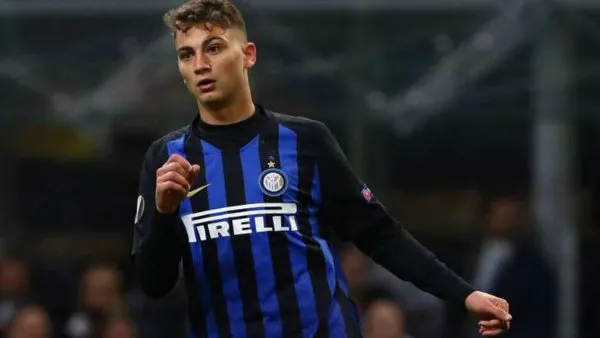 Sebastiano Esposito, delantero del inter de Milan