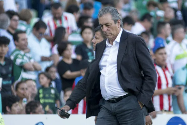 Tomás Boy durante un juego de Chivas