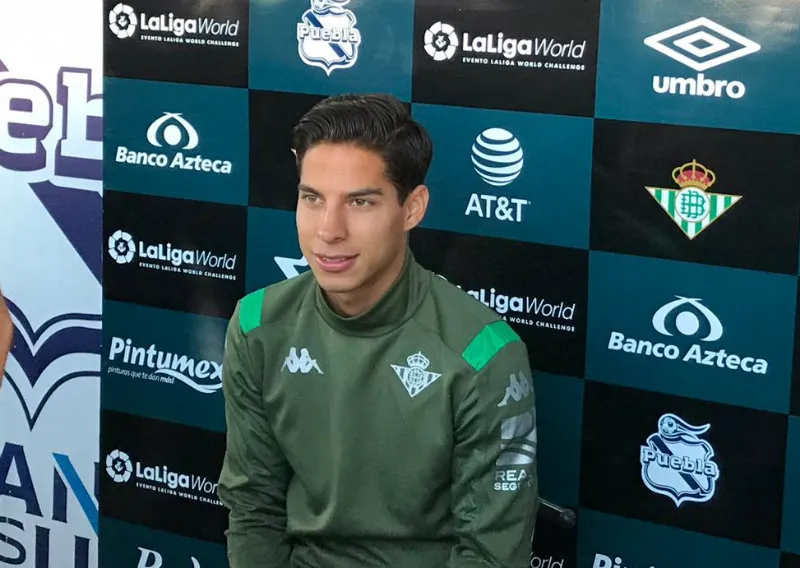 Diego Lainez, en conferencia de prensa
