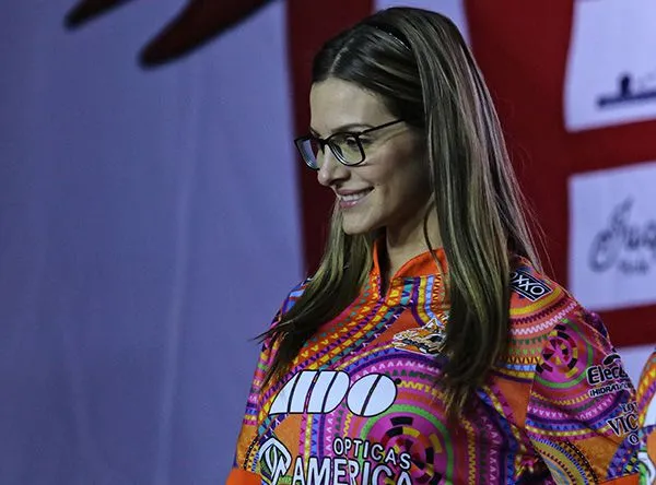 Uno de los modelos de uniforme de Alebrijes