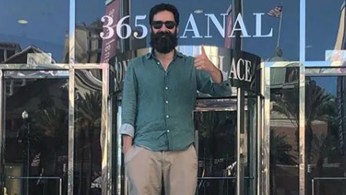 El tuitero presumía sus viajes en sus redes sociales