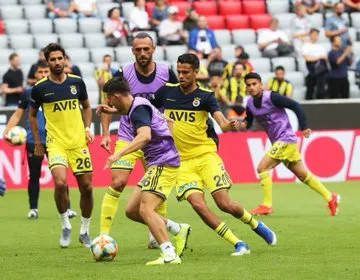 Fenerbahce durante un calentamiento previo al encuentro vs Real Madrid