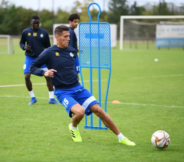 Héctor Moreno durante un entrenamiento con el Al-Gharafa