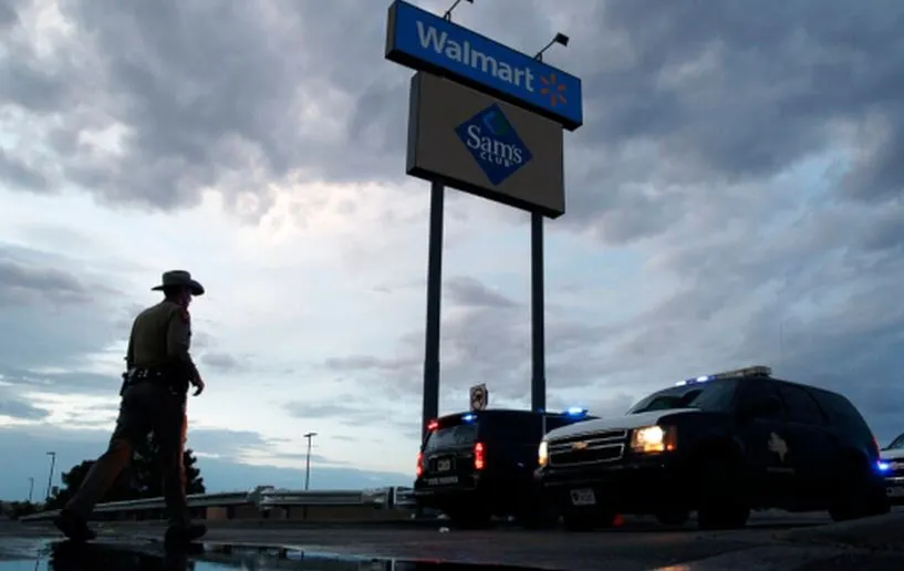 AP Policías acuden al lugar de los hechos