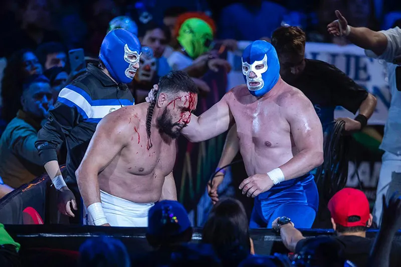 La lucha entre Dr. Wagner y Blue Demon Jr.