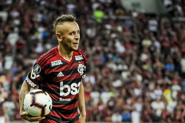 Rafinha en acción de Copa Libertadores con Flamengo