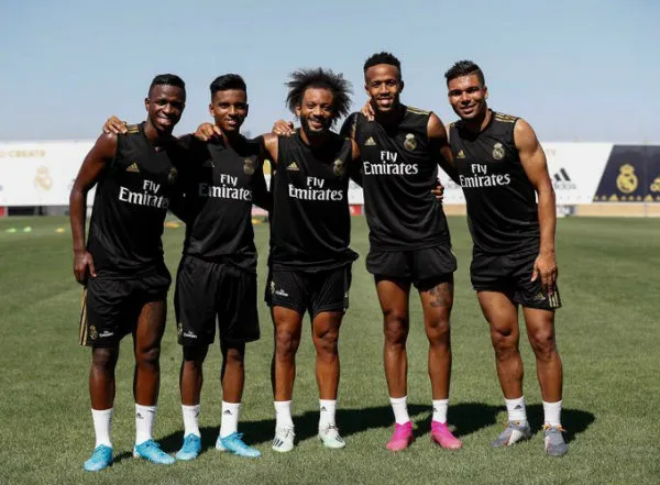 TWITTER @REALMADRID Rodrygo, Vinícius Jr, Marcelo, Casemiro y Eder Militao en actividad de pretemporada con Real Madrid