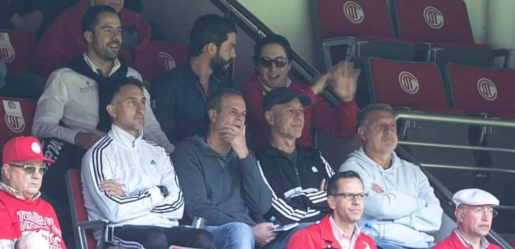 Tata Martino sigue de cerca las acciones del partido