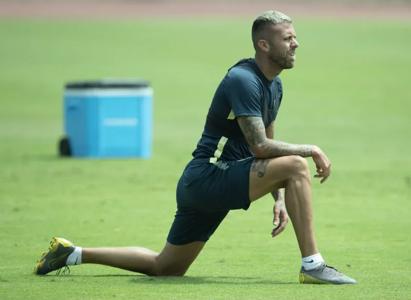 Jérémy Ménez se ejercita en una práctica con el América