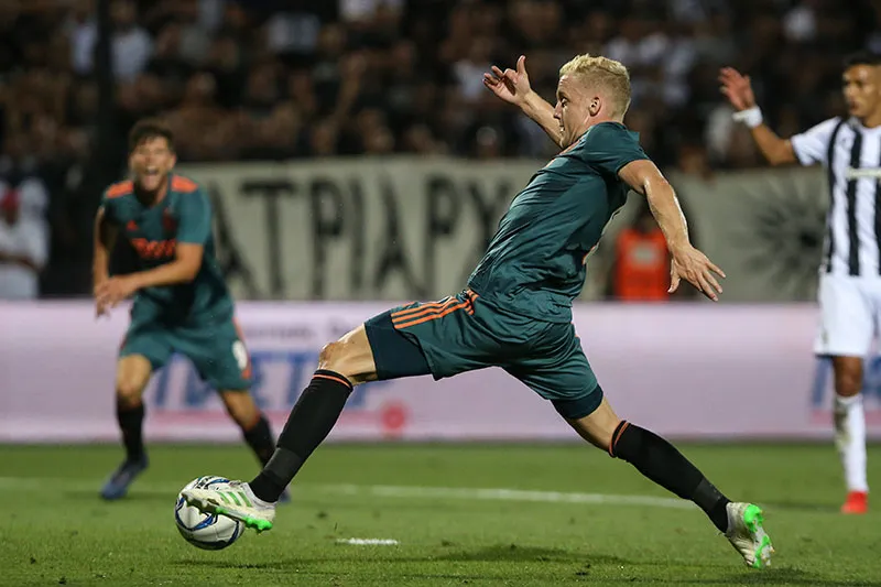 AP Donny van de Beek, en un partido del Ajax