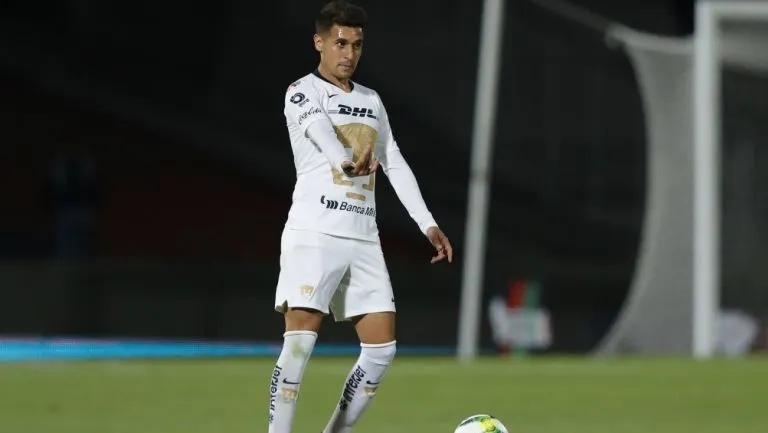 Kevin Escamilla en partido con Pumas