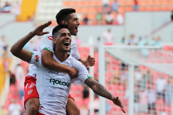 IMAGO7 Los Rayos celebran un gol contra los Guerreros