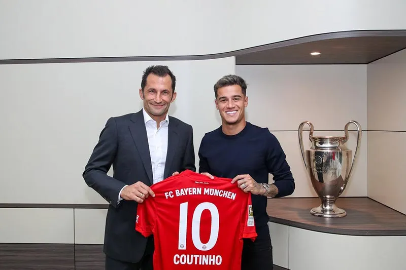 Coutinho posa con el jersey del Bayern Munich