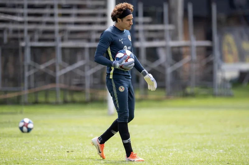Ochoa, durante un entrenamiento en Coapa