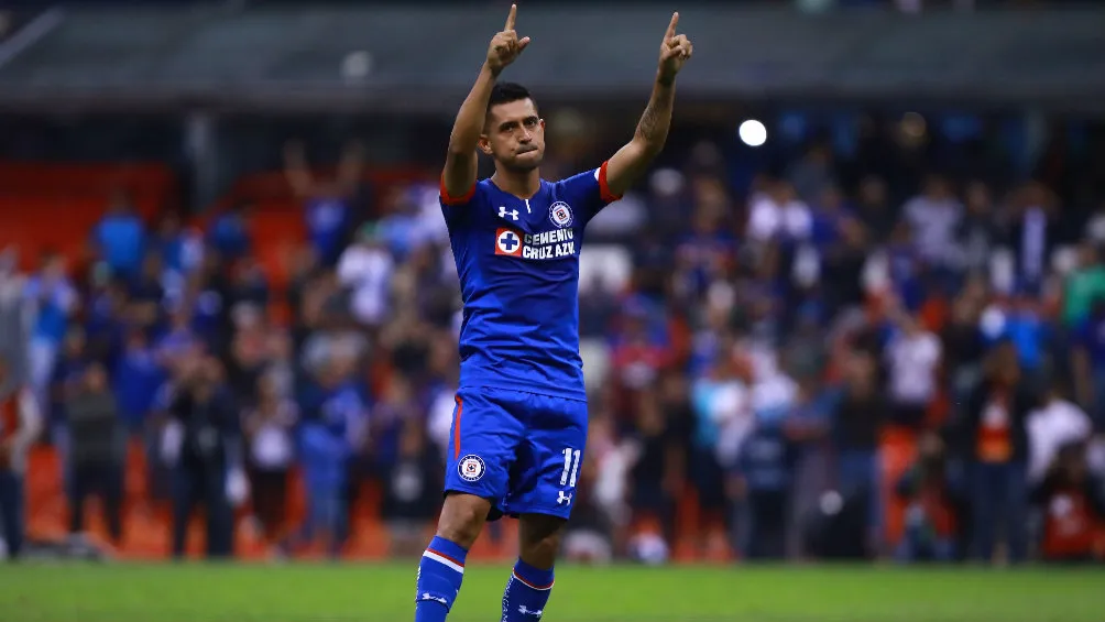 Elías celebra una diana con Cruz Azul