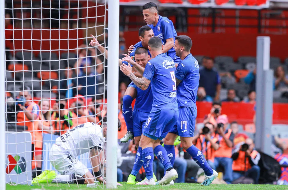 IMAGO7 Cruz Azul festeja una diana contra Bravos