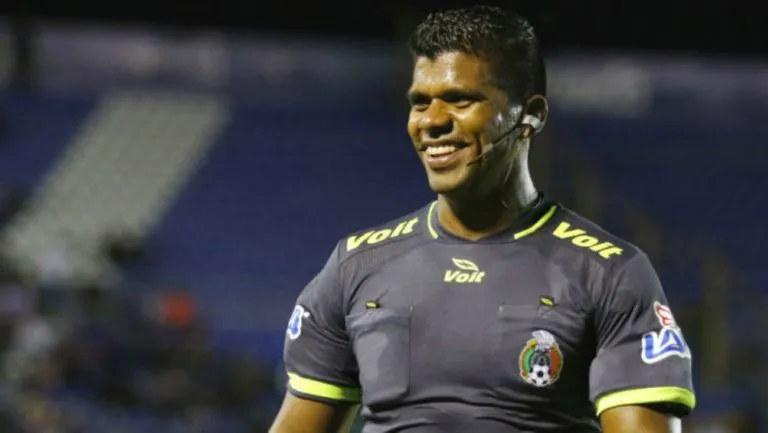 Adalid Maganda durante un encuentro entre Celaya y Venados