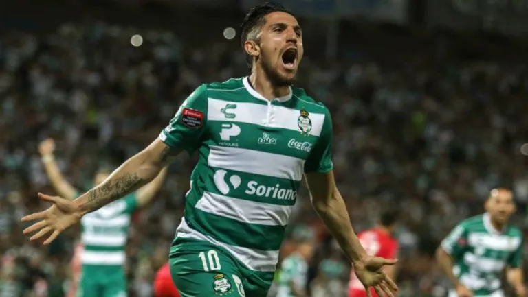 IMAGO7 Diego Valdés festeja gol con Santos