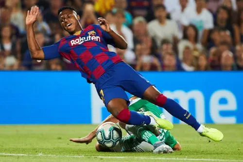 EFE Ansu Fati recibe una falta