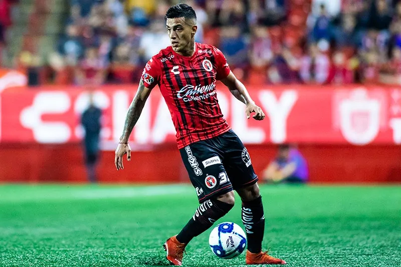 IMAGO7 Leonel Miranda en un juego con Xolos