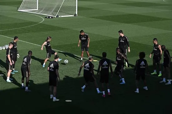 Jugadores del Real Madrid entrenando