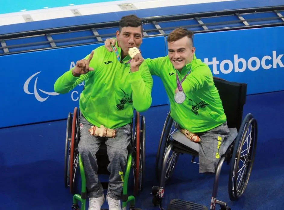 TWITTER @CONADE Nadadores mexicanos con sus medallas ganas en Lima 2019