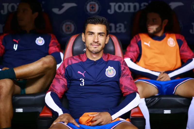 Oswaldo Alanís, en la banca en el Cruz Azul vs Chivas del A2019