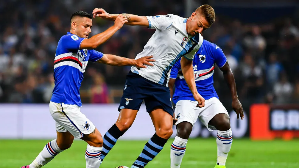 EFE Milinkovic-Savic lleva la insignia en el centro debajo del parche de la Serie A