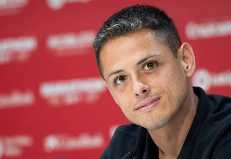 Javier Hernández en conferencia de prensa
