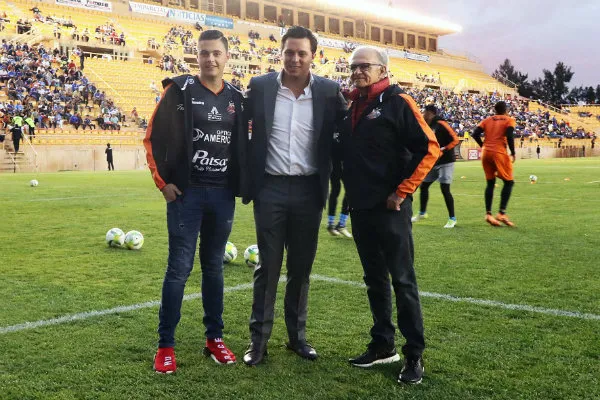 IMAGO7 Santiago San Román (centro).