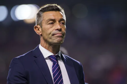 Pedro Caixinha durante un juego del Cruz Azul