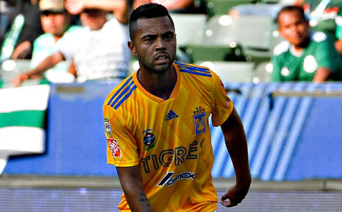 IMAGO7 Carioca, en un partido de Tigres