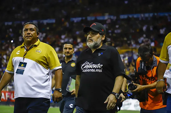 Diego Maradona, previo al arranque de un juego