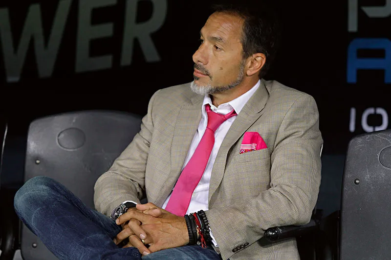 Gustavo Matosas en el banquillo